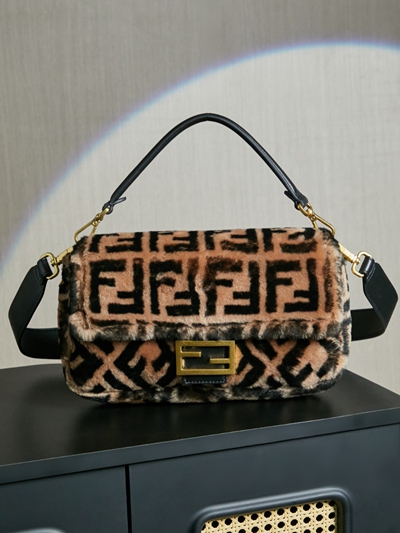 フェンディバッグ正面デザイン